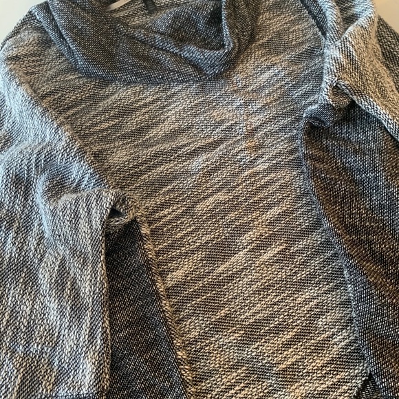 Calvin Klein active wear sweater - Picture 3 of 3